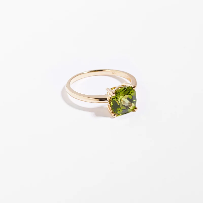 Moissanite - Set Wedding Bands in Yellow Gold for a Sparkling and Ethical Alternative to Diamonds9K Yellow Gold Peridot August Birthstone ring