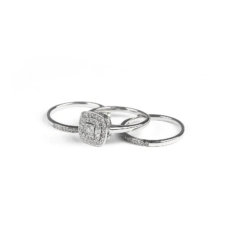 Solitaire Engagement Rings with a High - Clarity Round Diamond and Tapered BandDe Couer IGI Certified 2/5ct TDW Diamond Cluster Halo Ring