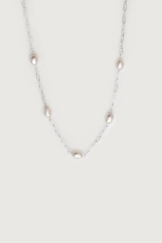 Double - Chain Rings with an Interlocking DesignFLOATING NATURAL PEARL CHAIN NECKLACE