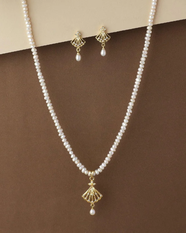 Chain Rings with a Sound - Emitting Feature for a Unique ExperiencePretty Real Pearl Necklace Set