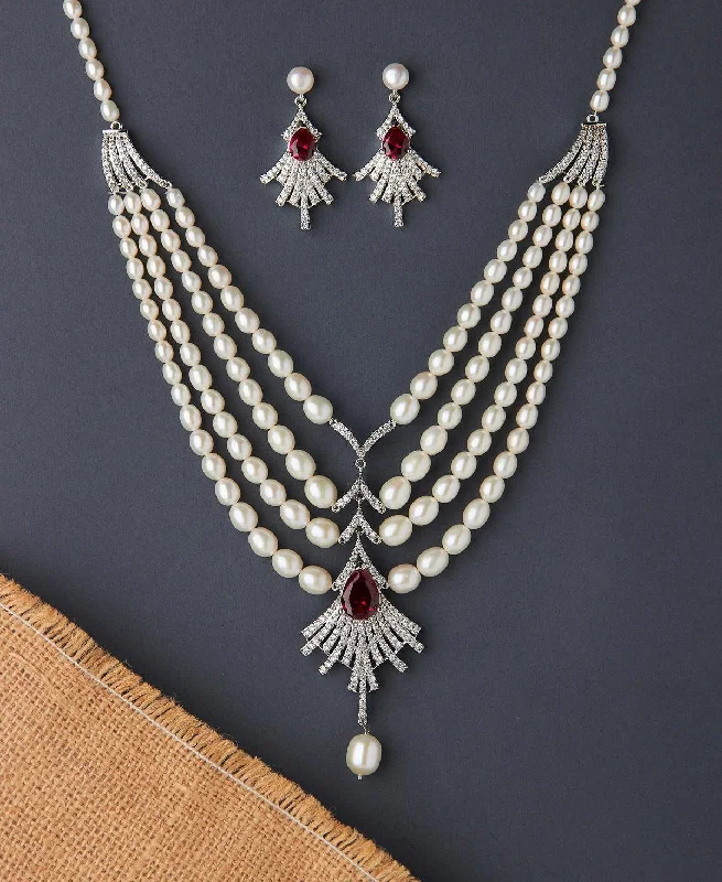 High - Polish Chain Rings for a Shiny and Glamorous LookGorgeous Stone Studded Pearl Necklace Set