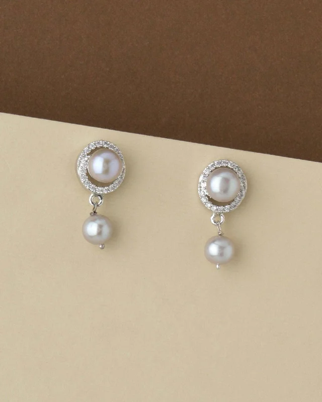 Tassel - decorated drop earrings for a stylish and playful touchTrendy Pearl Hang Earring