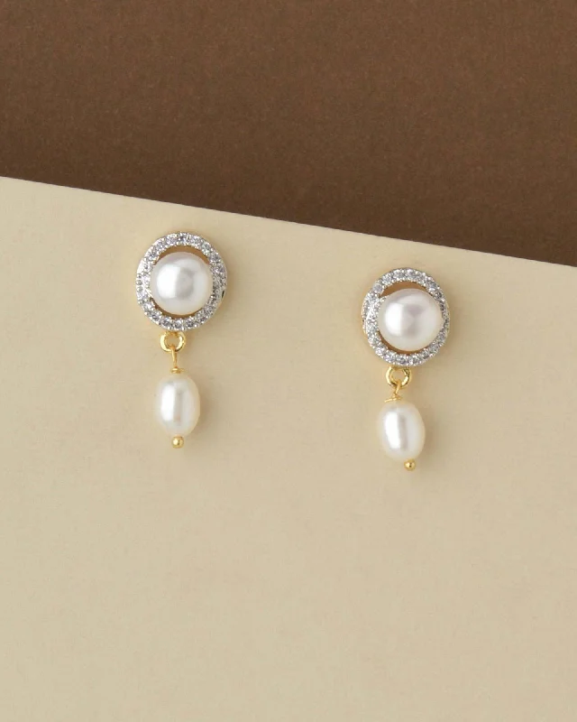 Feather - inspired drop earrings for a unique and delicate lookTrendy Pearl Hang Earring