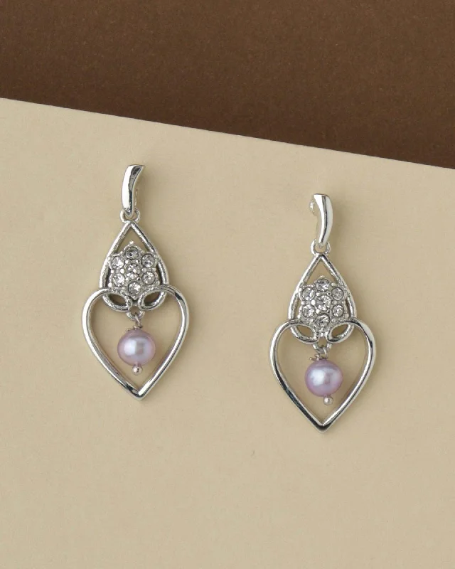 Ethnic - inspired drop earrings with cultural motifsTrendy Pearl Hanging Earring