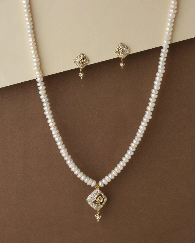 Stackable Chain Rings for a Layered Jewelry LookPretty Pearl Necklace Set