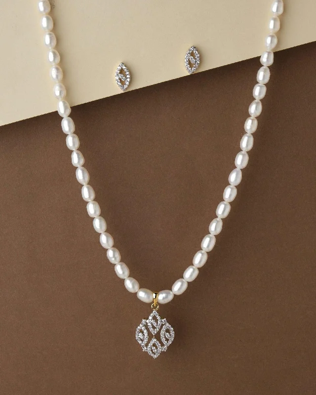 Infinity - Symbol Chain Rings for a Romantic MeaningPretty Pearl Necklace Set