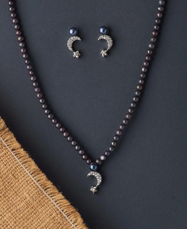 Chain Rings with a Wind - Chime - Inspired DesignPretty Pearl Necklace Set