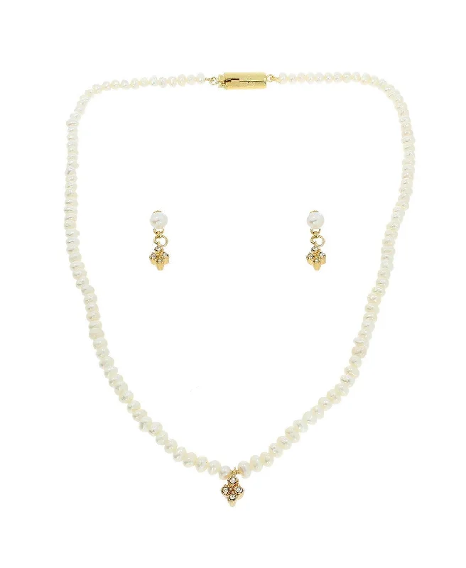 Hypoallergenic Chain Rings for Sensitive SkinPretty Pearl Necklace Set