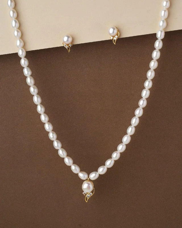 Waterproof Chain Rings for Water - Based ActivitiesPretty Pearl Necklace Set