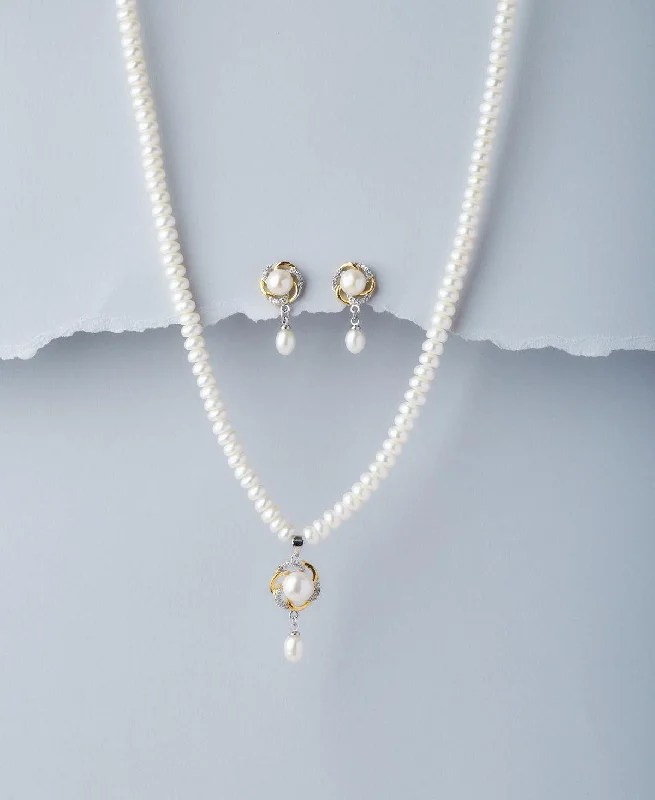 Adjustable Chain Rings to Fit Different Finger SizesPretty Real Pearl Necklace Set