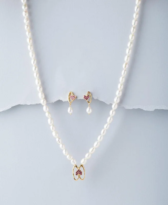 Chain Rings with a Geometric - Shaped Link PatternPretty Real Pearl Necklace Set