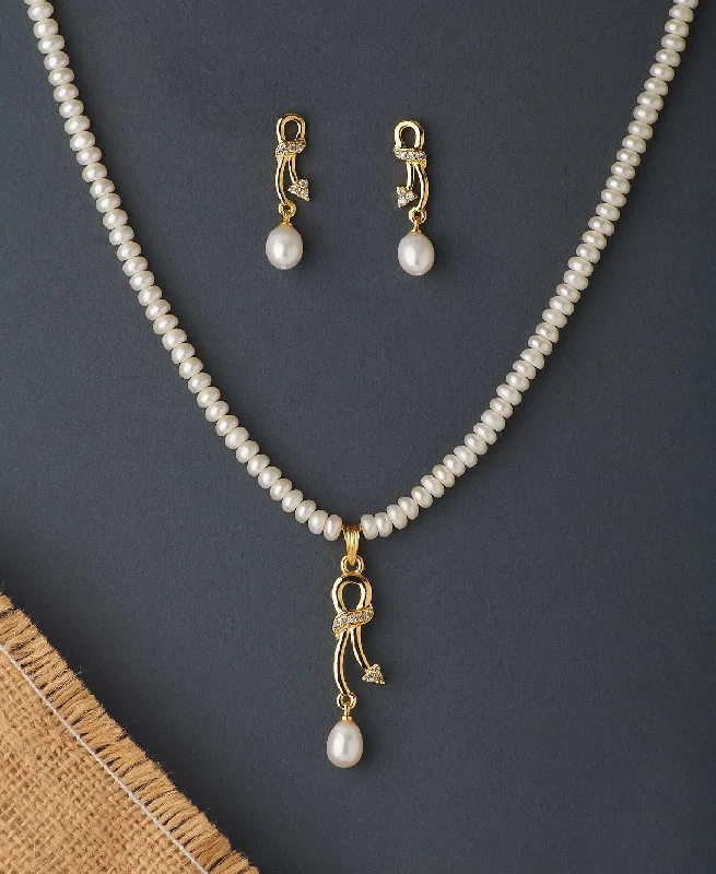 Chain Rings with a Magnetic Closure for Easy WearPretty Real Pearl Necklace Set