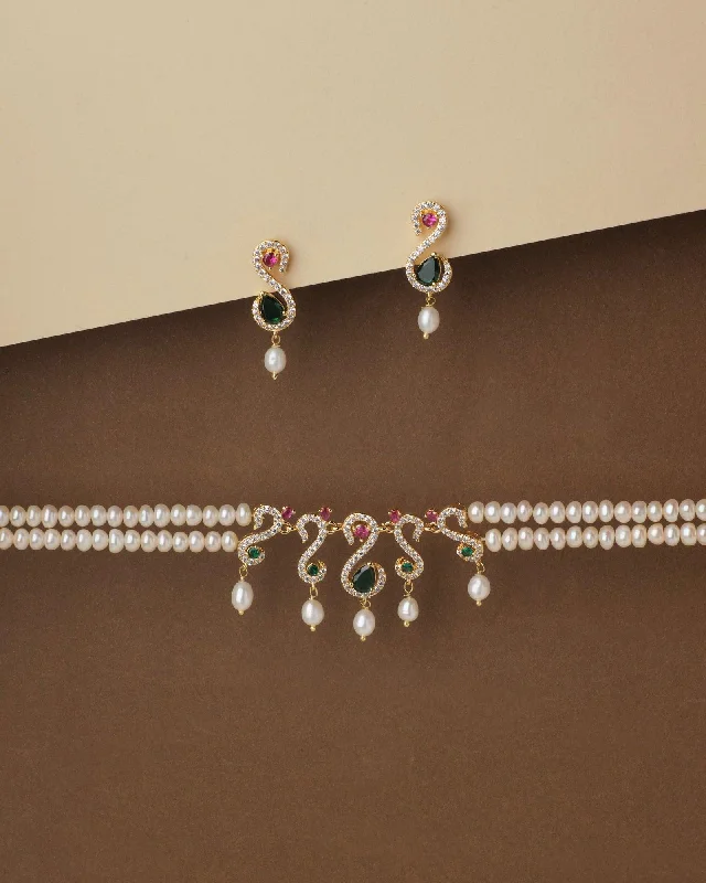 High - Polish Chain Rings for a Shiny and Glamorous LookRavishing Multi Stone Pearl Necklace Set