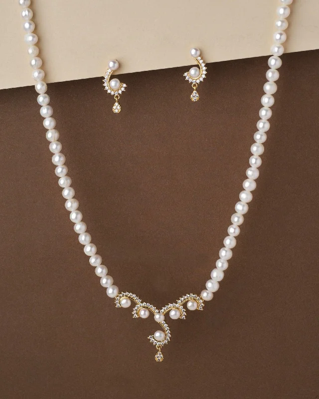 Chain Rings with a QR Code Engraving for PersonalizationRavishing Pearl Necklace Set