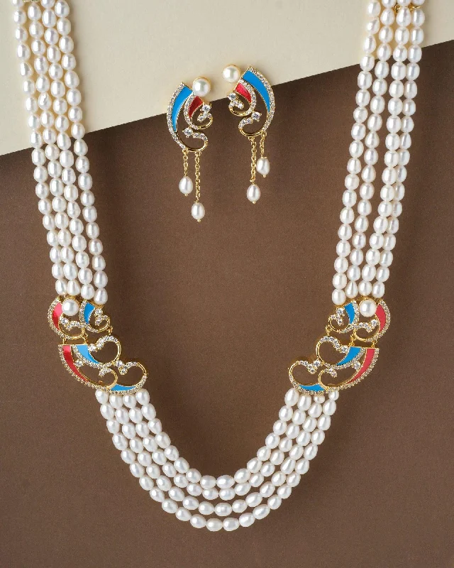 Glow - in - the - Dark Chain Rings for a Fun and Novelty EffectRavishing Pearl Necklace Set