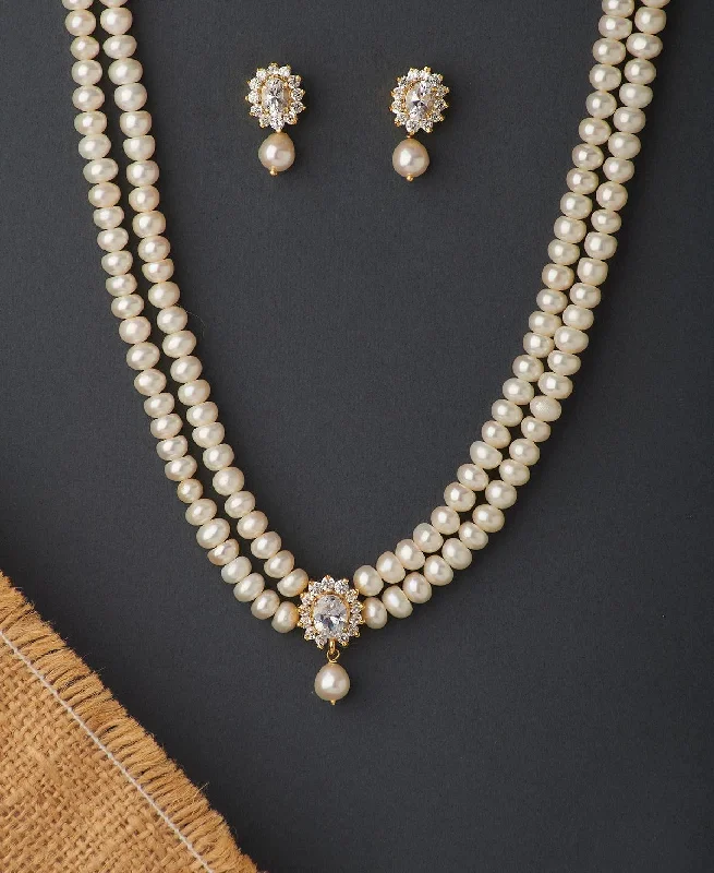 Pearl - Adorned Chain Rings for an Elegant and Sophisticated LookRavishing Real Pearl Necklace Set