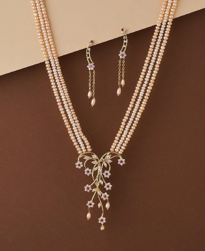 Chain Rings with a Sound - Emitting Feature for a Unique ExperienceRavishing Stone Studded Necklace Set