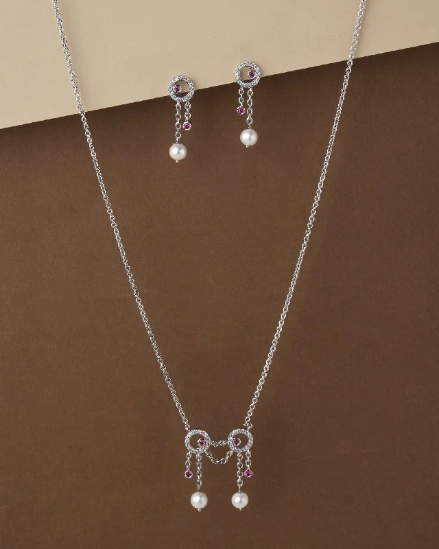 Chain Rings with a 3D - Printed Custom Link DesignRead Between The Lines Pearl Necklace Set