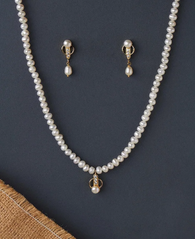 Chain Rings with a Pave - Set Diamond - Look CZ BorderSimple and Elegant Real Pearl Necklace Set