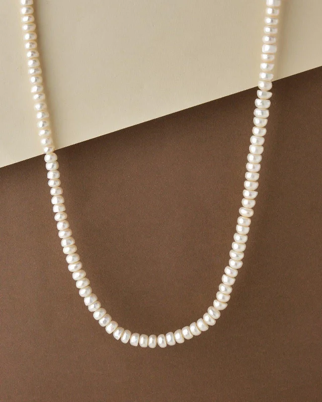 Thin Chain Rings with a Delicate Floral EmbroiderySimple White Pearl Necklace