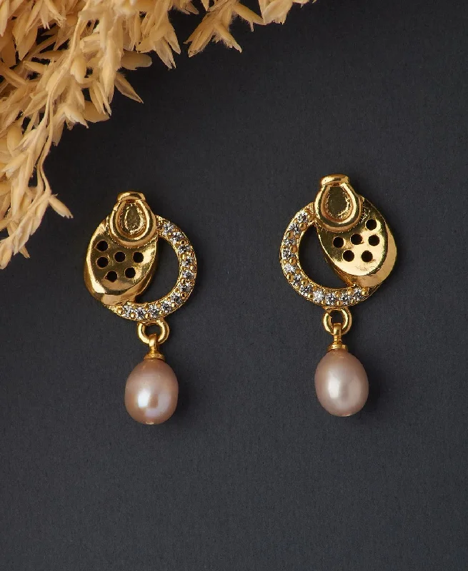 Leaf - shaped drop earrings for a nature - inspired aestheticTrendy Pearl Hanging Earring