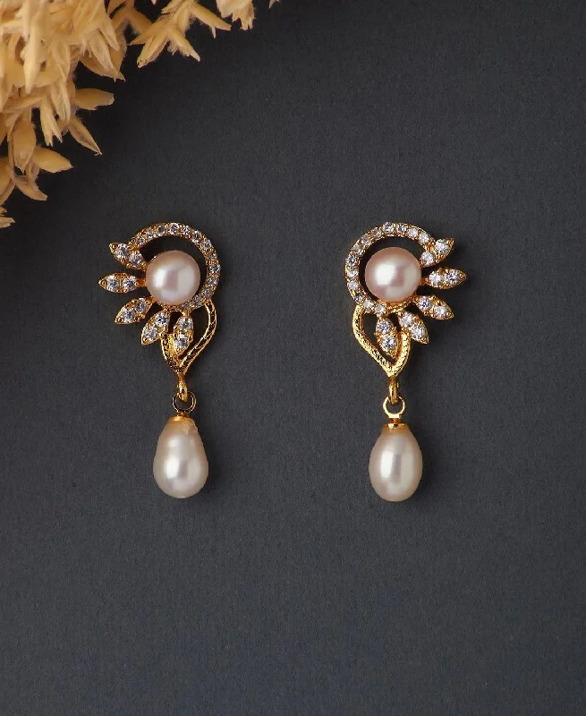 Bohemian - style drop earrings with a free - spirited charmTrendy Pearl Hanging Earring