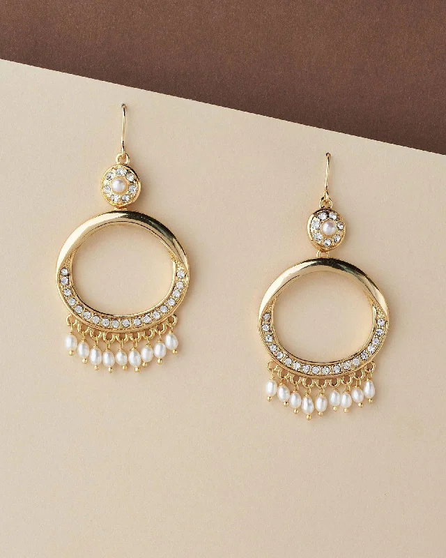 Magnetic - closure drop earrings for easy wearingTrendy Pearl Hanging Earrings