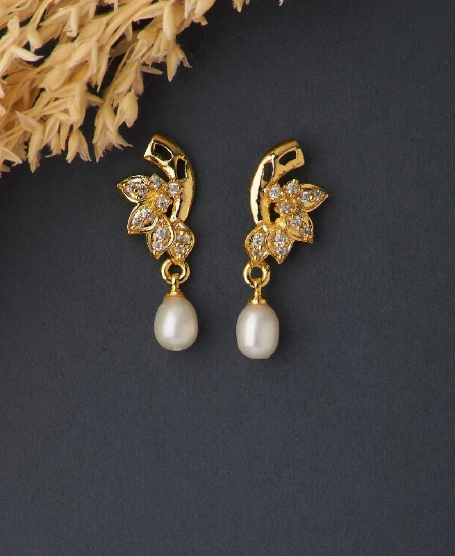 Pearl - studded drop earrings with a classic designTrendy Real Pearl Hanging Earring