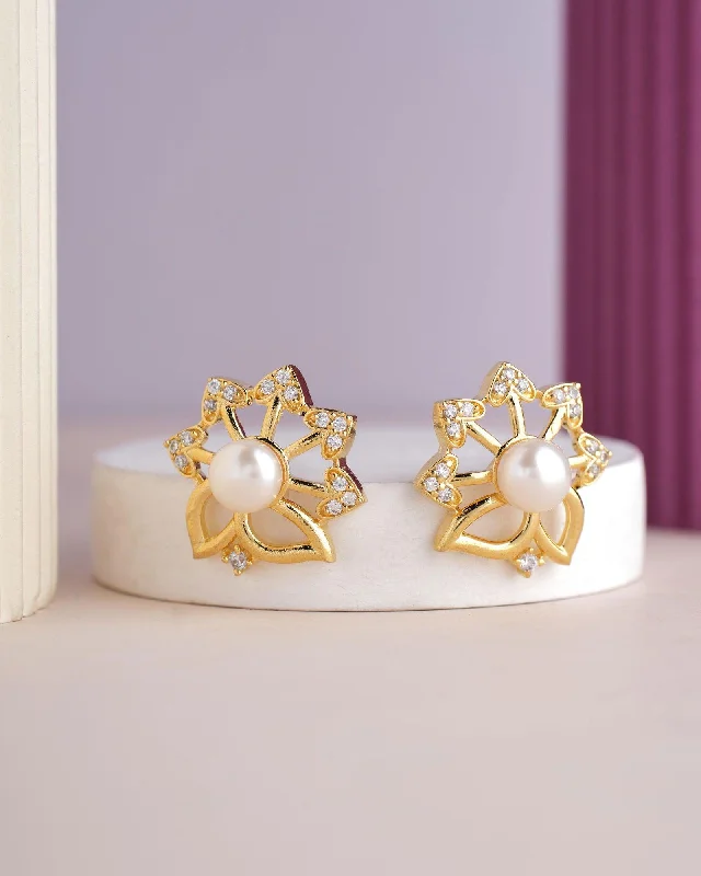 Geometric - shaped drop earrings with a contemporary designTrendy Stud Pearl Earring