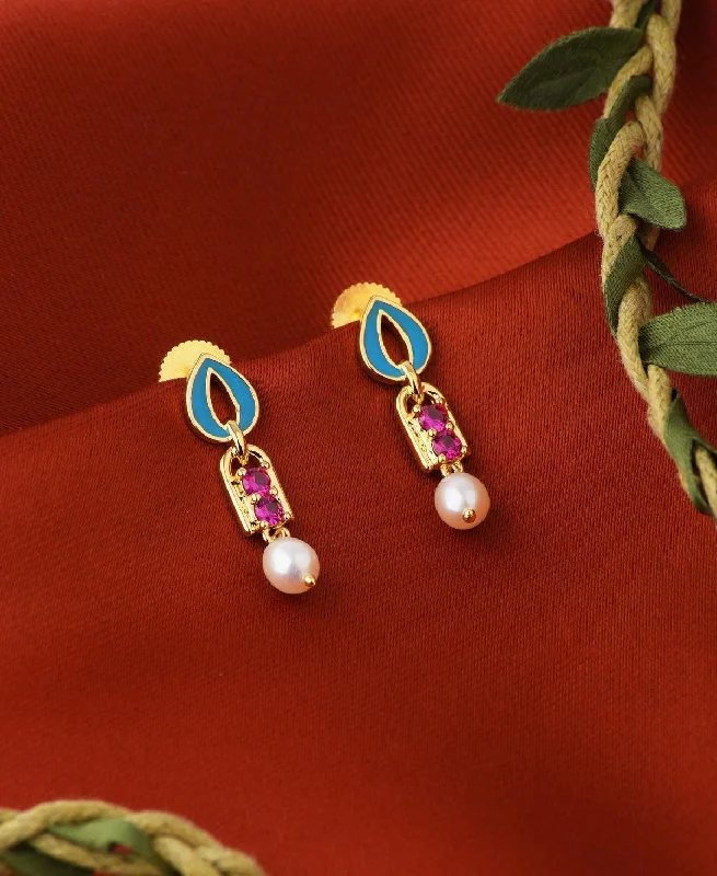 Floral - themed drop earrings for a feminine and romantic feelTrendy White Hang Pearl Earring