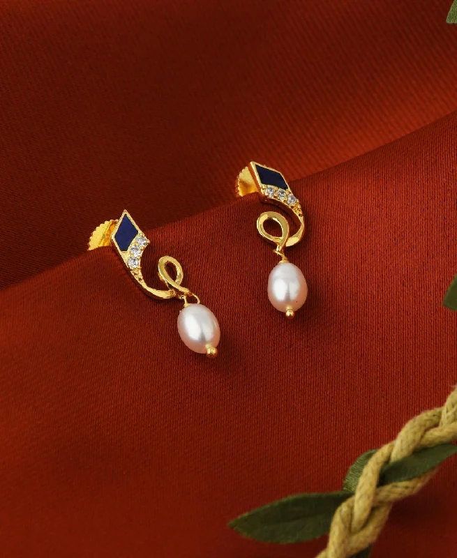 Heart - shaped drop earrings for a loving and charming lookTrendy White Hang Pearl Earring